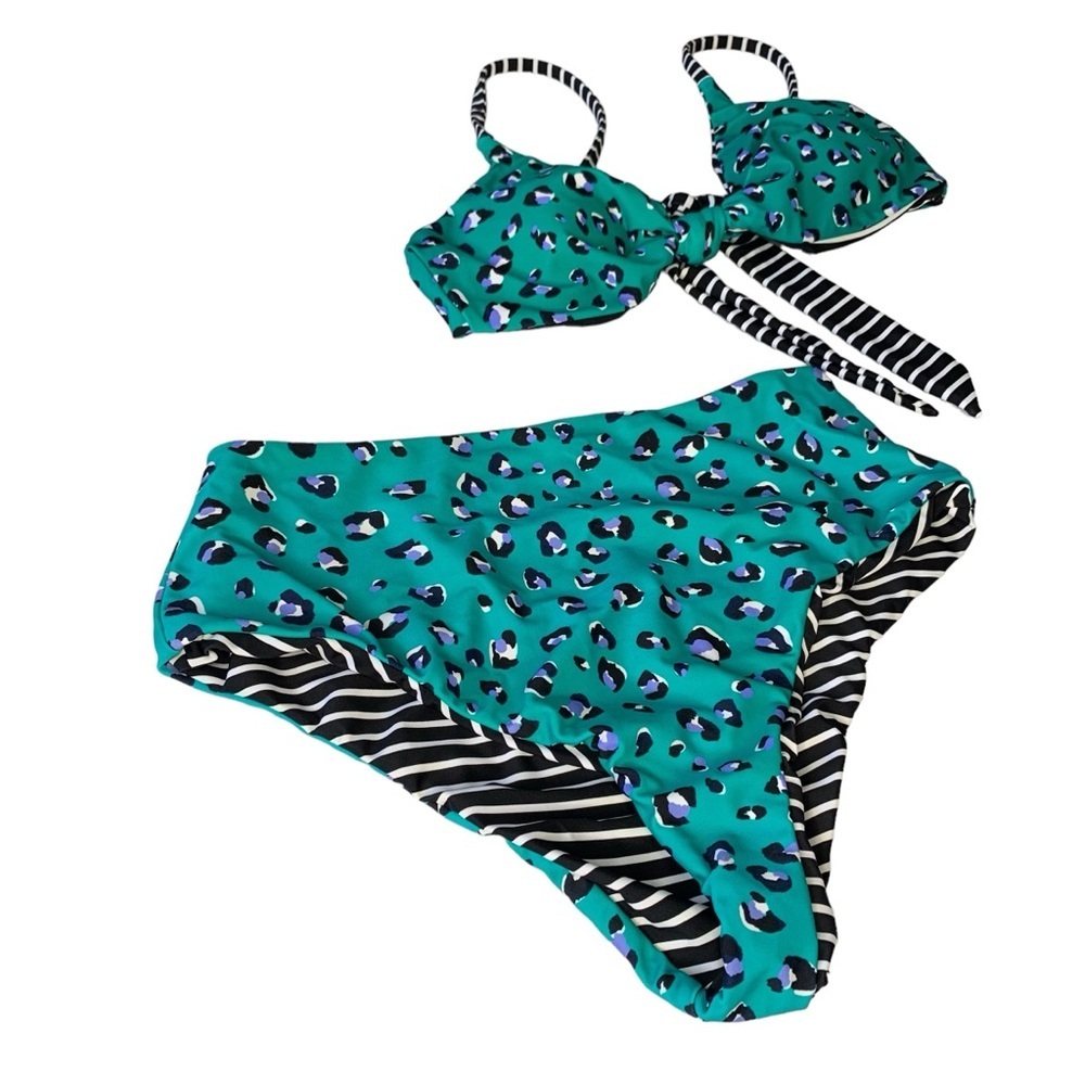 Raisins reversible‎ leopard/stripe bikini set. . Size S